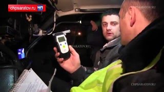 видео: ЧП-САРАТОВ.В РЕЗУЛЬТАТЕ ПРЕСЛЕДОВАНИЯ ЗАДЕРЖАН НЕТРЕЗВЫЙ СОТРУДНИК ПРАВИТЕЛЬСТВА ОБЛАСТИ картинка: ЧП-САРАТОВ.В РЕЗУЛЬТАТЕ ПРЕСЛЕДОВАНИЯ ЗАДЕРЖАН НЕТРЕЗВЫЙ СОТРУДНИК ПРАВИТЕЛЬСТВА ОБЛАСТИ