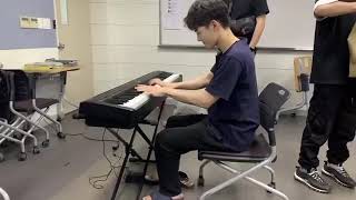 Yoo Jung Woo / Kim Sung Hyun ( Kim Seong Hyeon) playing organ