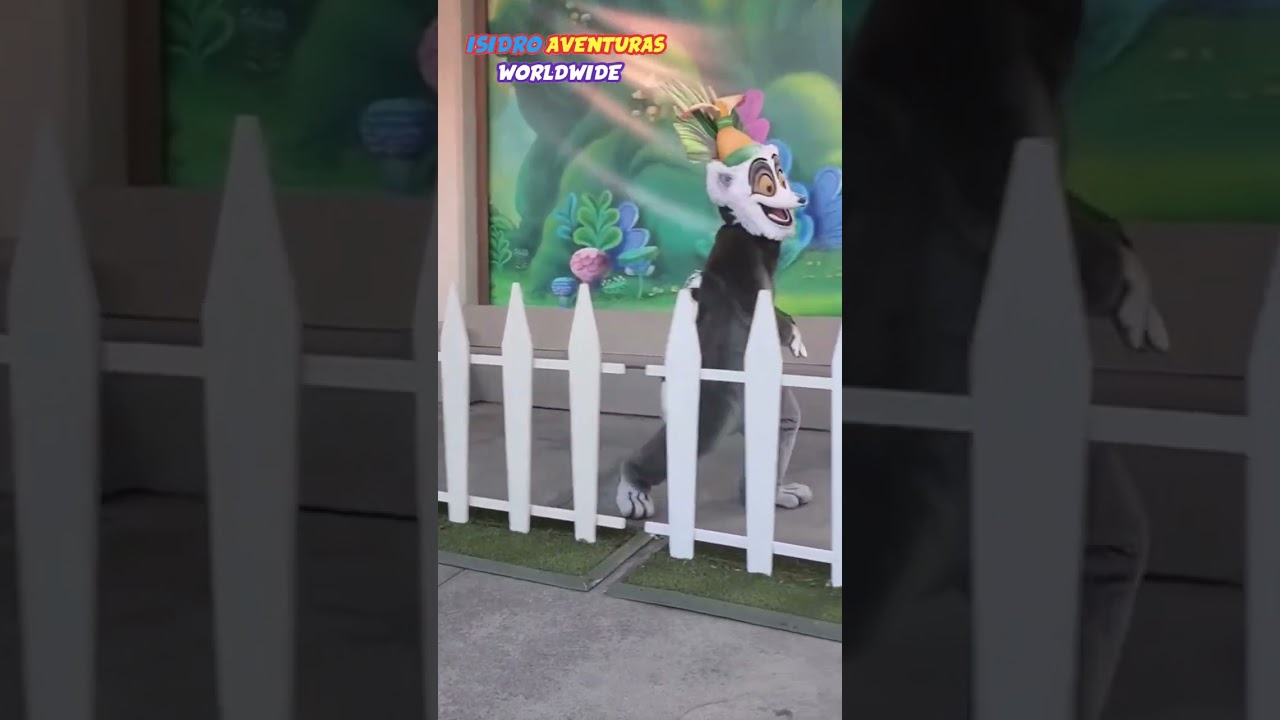 KING JULIEN AT UNIVERSAL STUDIOS 😍 