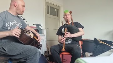 Plaguebearers playing Cantiga 353: "Quen a omagen da Virgen e de séu Fillo honrrar"