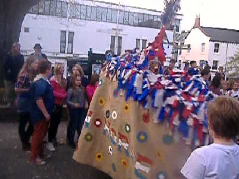 minehead-town-hobby-horse-youtube