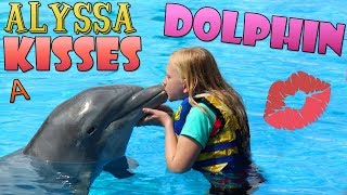 I KISSED A DOLPHIN!