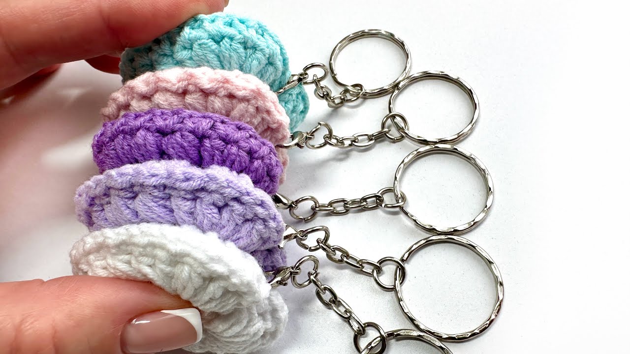 💕 Брелок сердечко из остатков пряжи крючком - Уроки вязания крючком для новичков