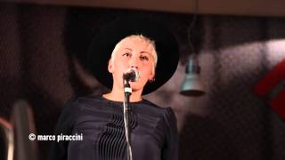 MALIKA AYANE: "Tempesta" live @ Milano