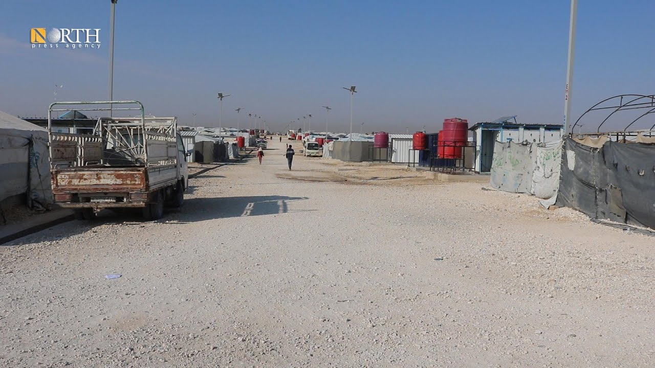 معاناة نازحين في مخيم العريشة مع دخول الشتاء ورداءة الوضع بالمخيم