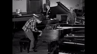 Glenn Gould chooses a piano at Steinway & Sons (New-York, 1959)