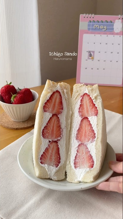 [Ichigo Sando] strawberry sandwich with ready to use whipped cream…easy and yummy 😋 #homecafe