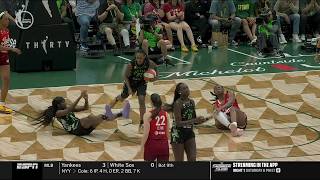 🚨 Aliyah Boston KNEE INJURY, Flau'jae TAKES OUT her legs | Indiana Fever WNBA women's basketball NBA