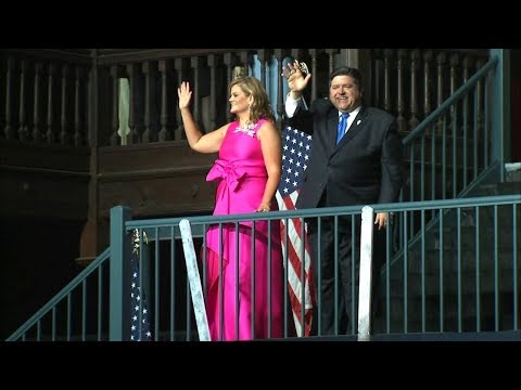 jb-pritzker-sworn-in-as-governor-of-illinois,-maroon-5-plays-inaugural-ball