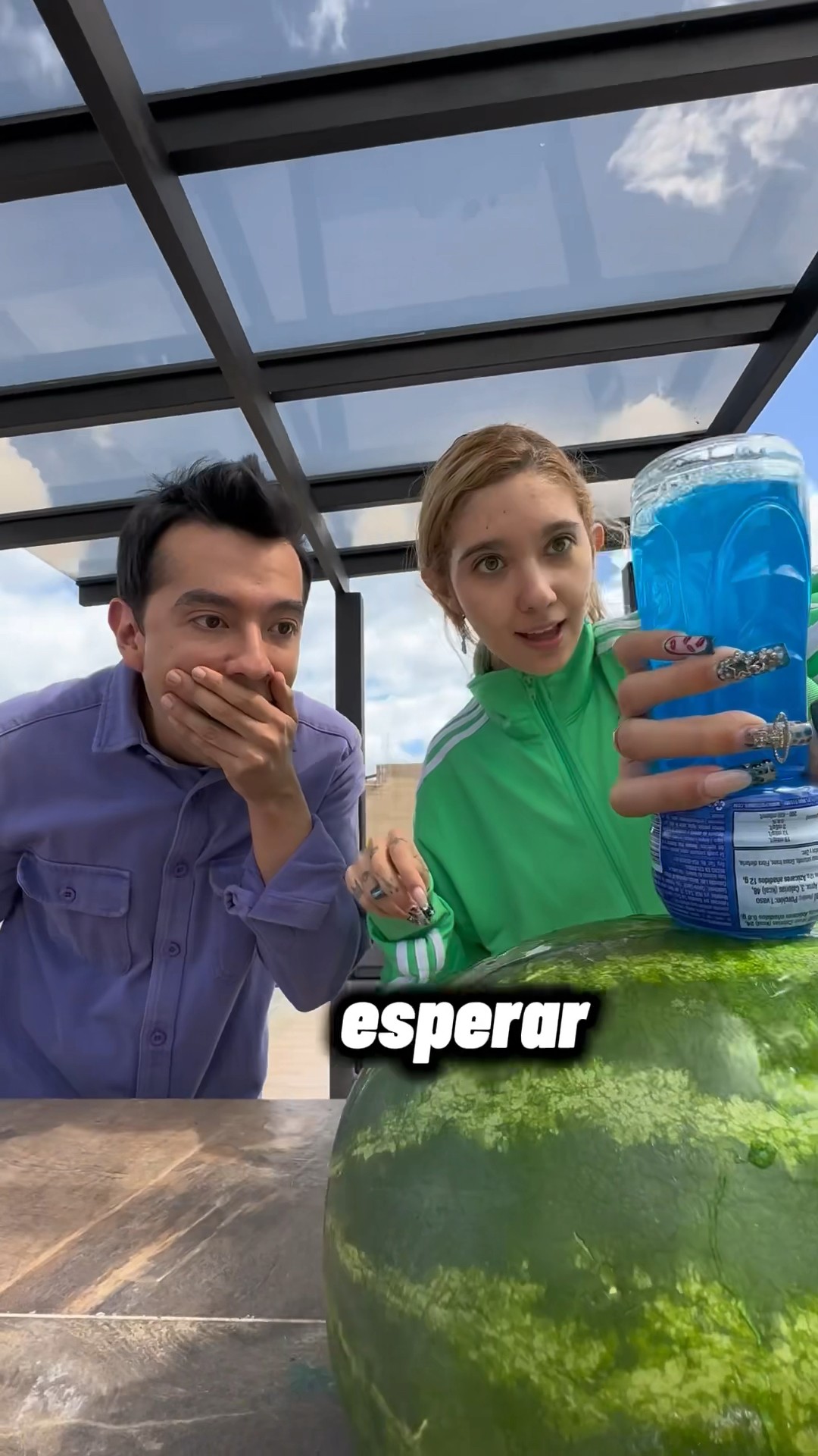QUERÍAMOS PINTAR LA SANDÍA DE AZUL PERO… ? @AmiRodrigueZZ #shorts