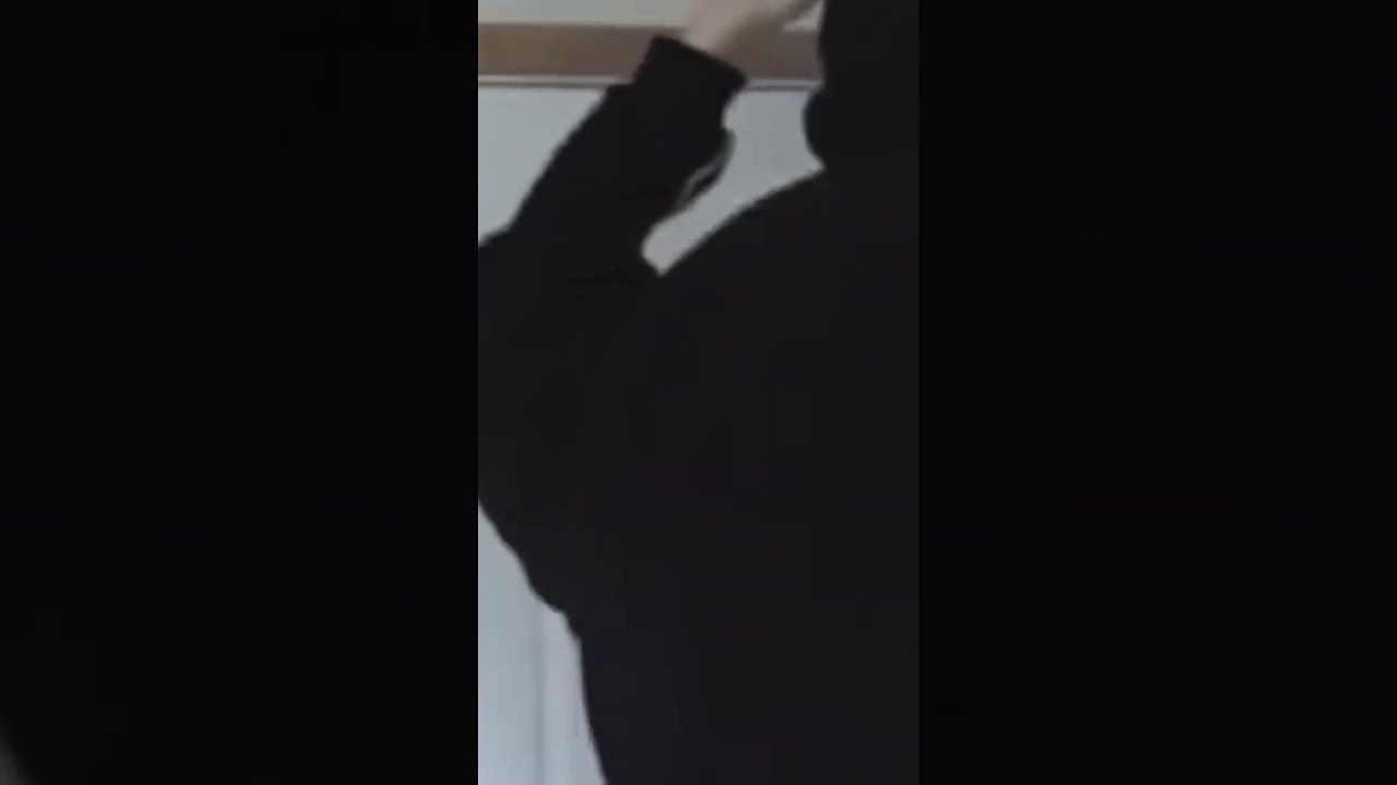 head fell off ( puppet head ) - The Erica Crooks Show ( 2007 )