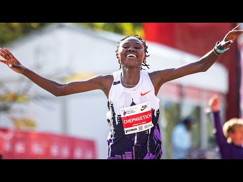 MARATHON - HISTORIQUE ! Ruth Chepngetich explose le record du monde, première femme sous les 2h10 !