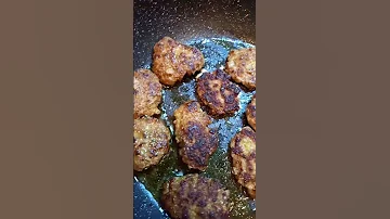 Kotlet Meet Sheep کتلت گوشت گوسفندی آذری اگر یاد کتلت های مامانتون افتادن سابسکرایب فراموش نشه 