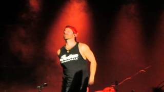 Video thumbnail of "kip Moore Manchester 2016 Baby's Gone"