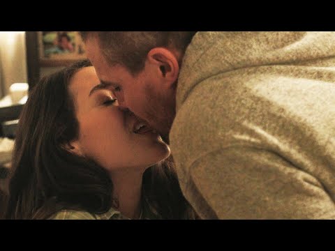 Heels 1x05 / Kissing Scene — Jack and Staci (Stephen Amell and Alison Luff)