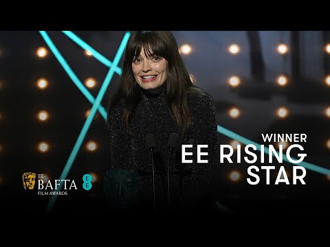 Emma Mackey Wins EE Rising Star | EE BAFTAs 2023
