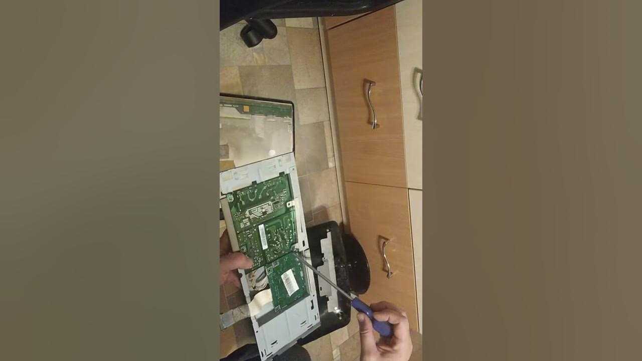 Монитор самсунг как разобрать 932bf Ремонт монитора Samsung SyncMaster E2320 YouTube
