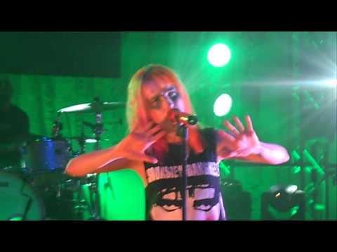 Paramore- Decode (LIVE)