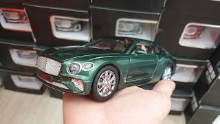 Khám phá siêu xe Bentley 2 cửa màu xanh bộ đội