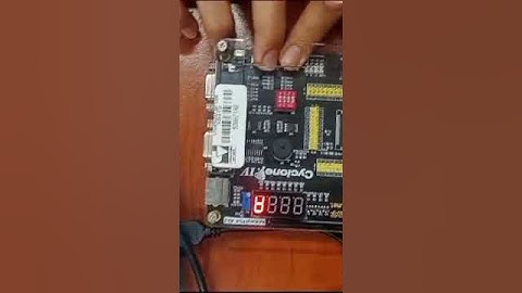 Decodificador hexadecimal en una FPGA altera cyclone IV mediante VHDL, para mostrar números hexadeci