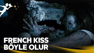 French Kiss Böyle Olurmuş Efsunlu - Kabirden Gelen