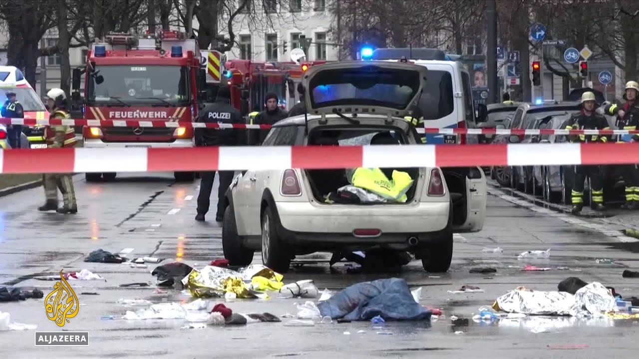رجل أفغاني يقود سيارته ويدهس حشداً من الناس في ميونيخ، مما أسفر عن إصابة 28 شخصاً على الأقل.