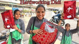 Hardworking Didi को दिया Surprice Gift ❤️🎁 | दीदी बहुत खुश हो गई🙈🤭| spreading happiness🎀☺️