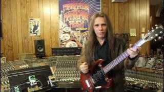 Frank Marino demos the
