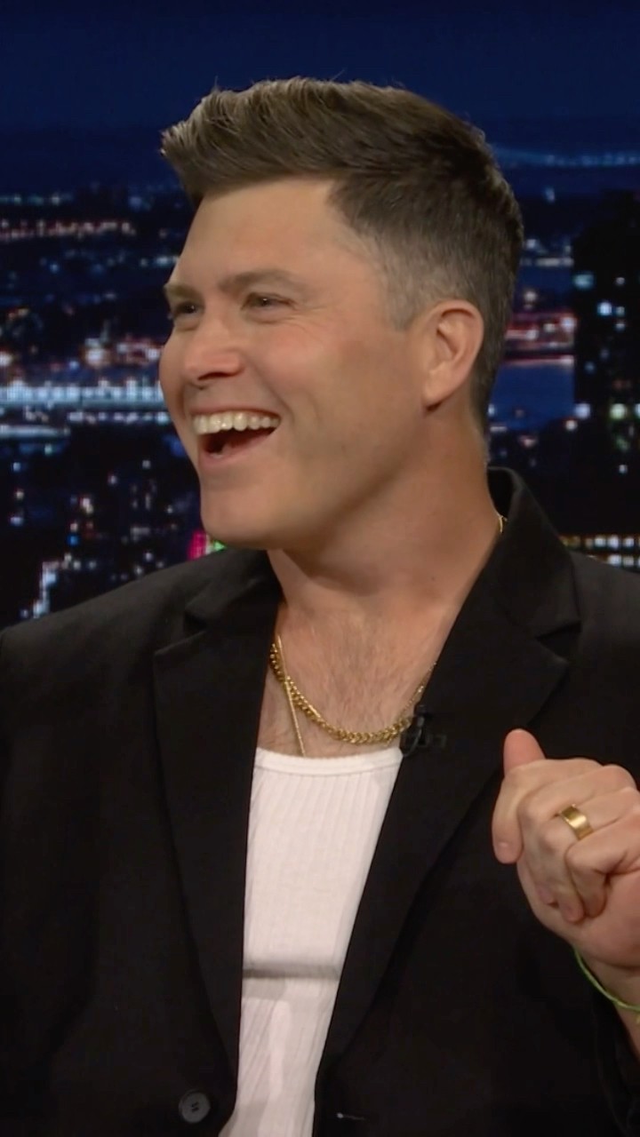 #ColinJost was in trouble with #ScarlettJohansson after his annual  Christmas Joke Swap ?
