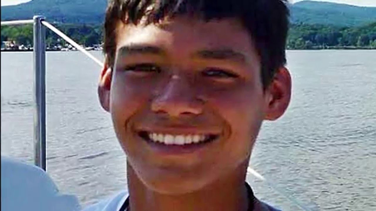 Mother of Missing Teen Pleads for Safe Return - YouTube
