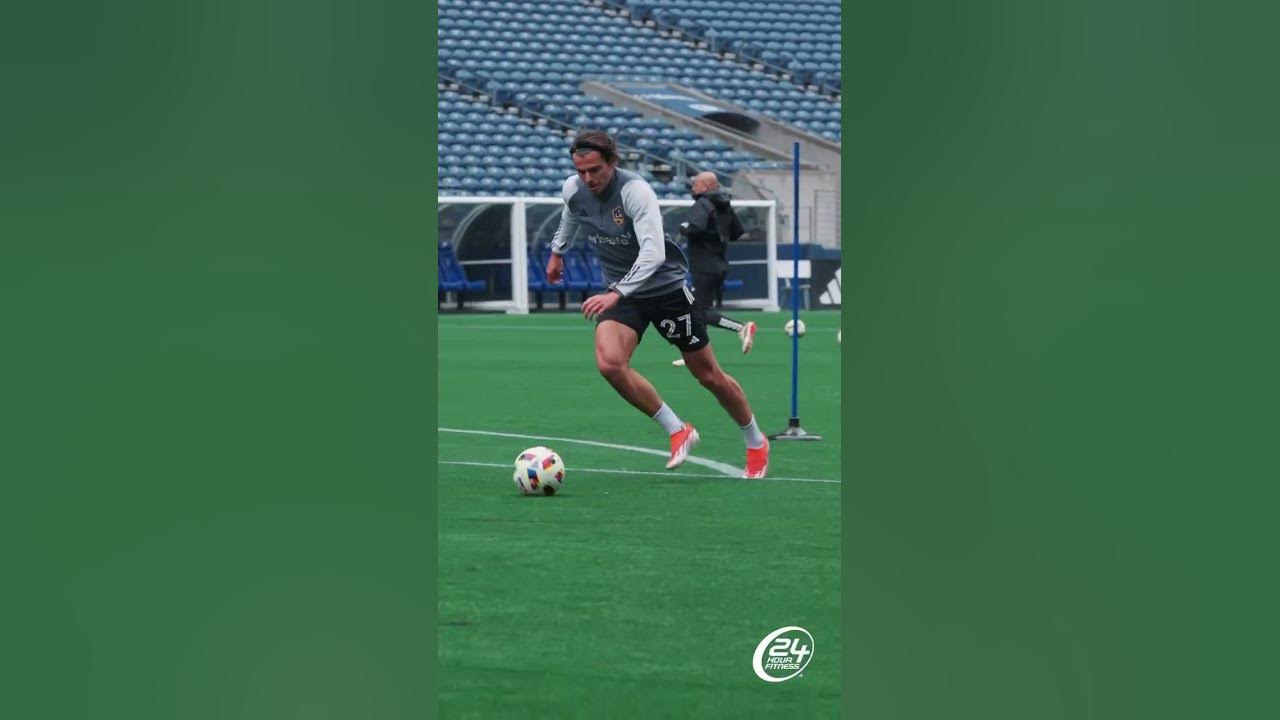 LA Galaxy Players Train in Seattle #football #soccer #mls #futbol # ...