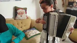 Video thumbnail of "Canción de juancho Rois que interpretada por Isabel Sofía Picón Mora niña prodigio del acordeón"