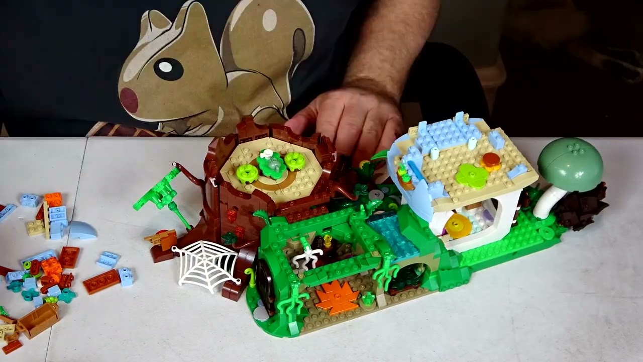 Time Lapse Build Lego 910051 Mushroom Village - YouTube