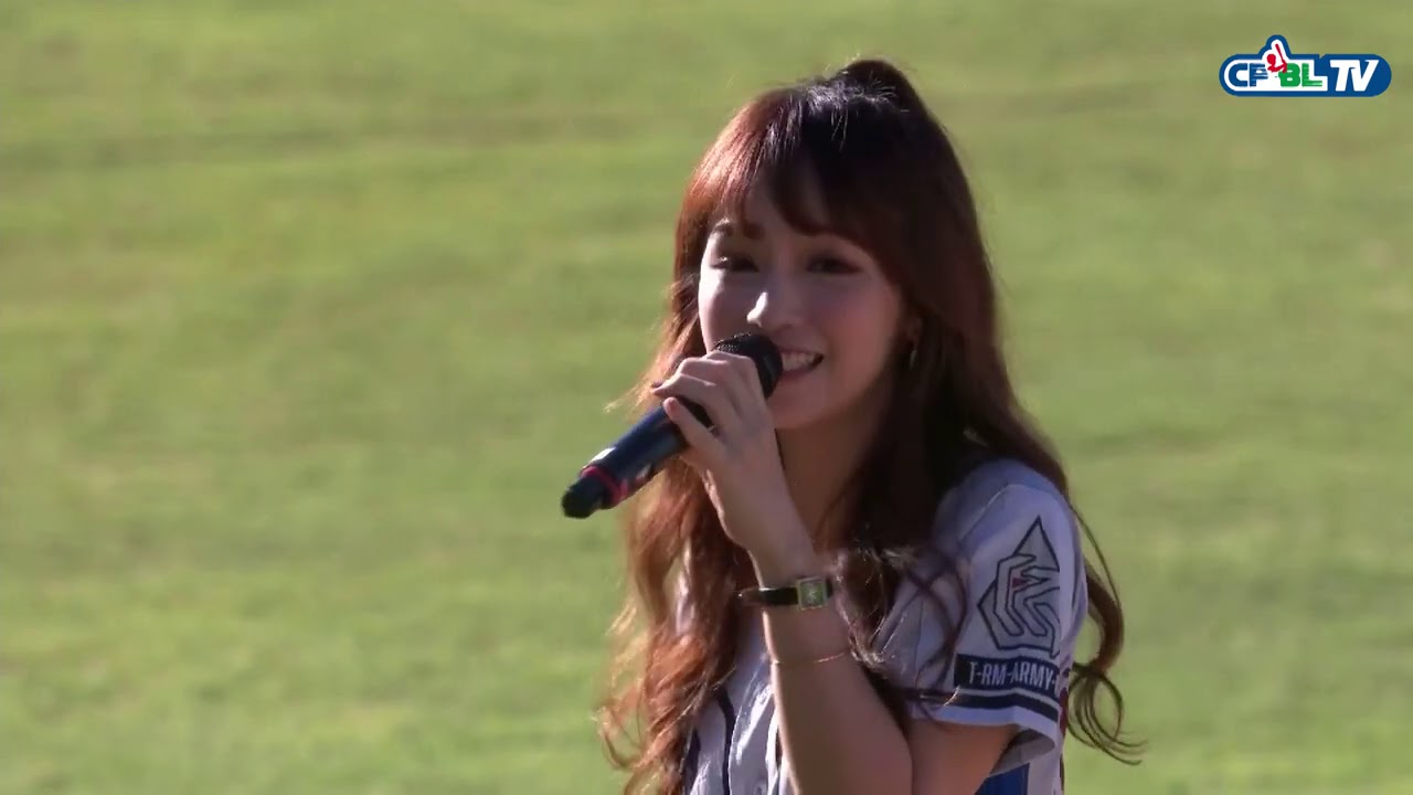 08/23 富邦 vs 樂天 賽前，姿昀與花兒林佳音帶來精彩的歌曲表演