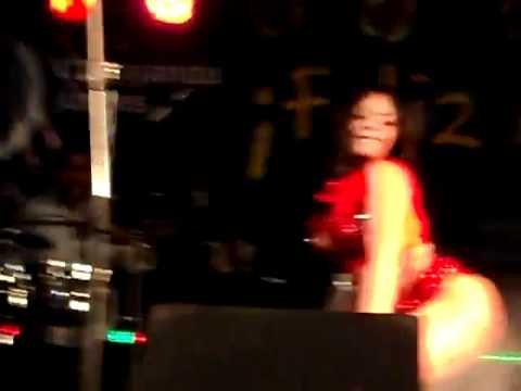 Aixa Serapion bailando
