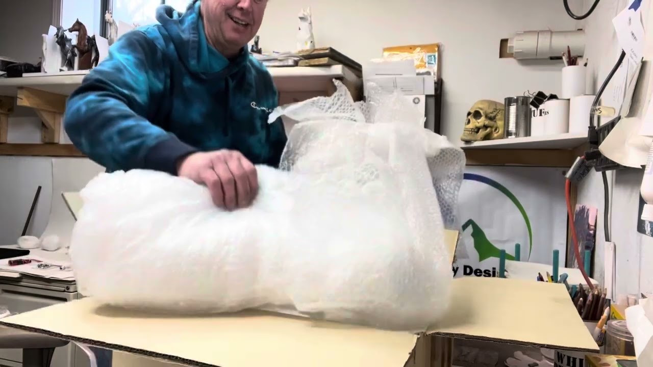 Unboxing and Examining a 3D Printed Resin In 1:6 Scale.