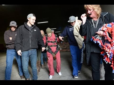 Woman Celebrates 100th Birthday By Skydiving - YouTube