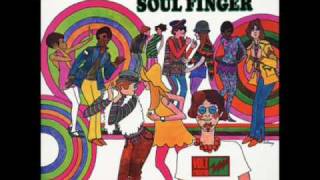 Video thumbnail of "Bar Kays Soulfinger"