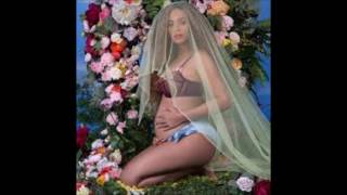 Beyoncé Announces She's Pregnant With Twins Via Instagram