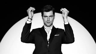 Sean O'Pry snapping fingers edit (original)