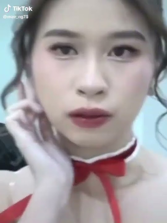 Kabar baru flora | buat yg gatau dia itu di suruh bantuin staff di acara Wonderland ya. #jkt48newera