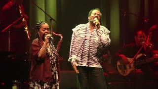 Cesaria Evora &amp; Bonga - Sodade (Lisbon Coliseu), 8th May 2010