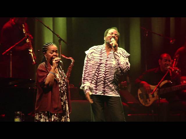 Cesaria Evora & Bonga - Sodade (Lisbon Coliseu), 8th May 2010 class=