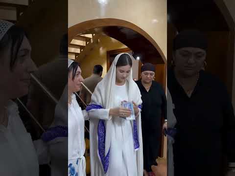 شوفوا تحية العروس أثناء استقبال الضيوف 🤩😍