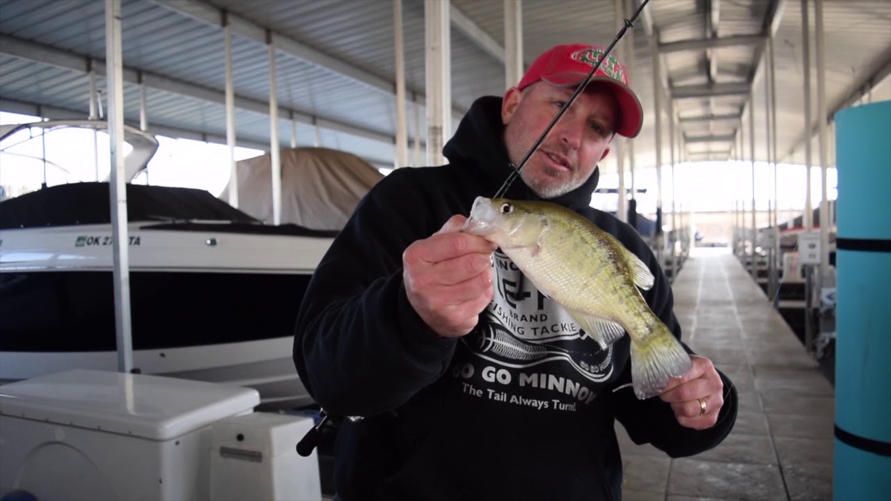Ole' Pops Video Vault Presents - Pitching jigs for Crappie in boat slips.