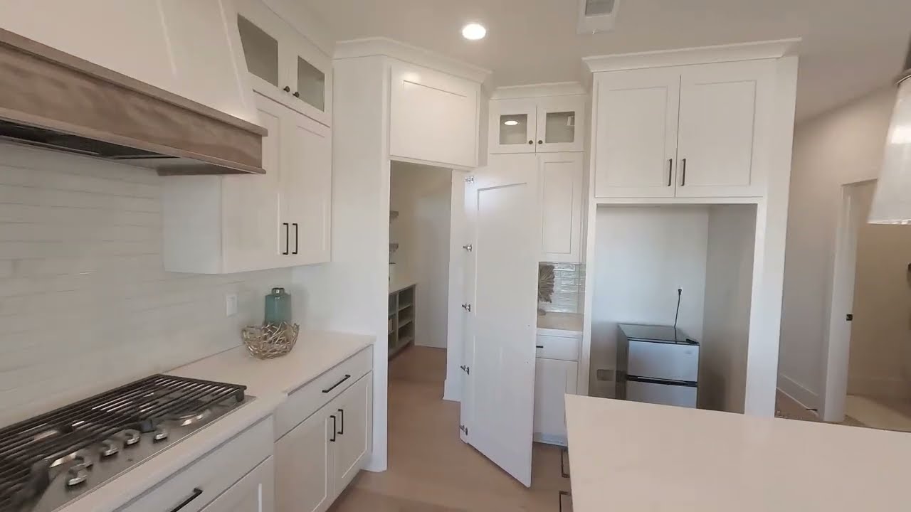 Luxury Reverse 1.5 Story New Construction in Lee’s Summit | Woodland Oaks Walkout Home Tour