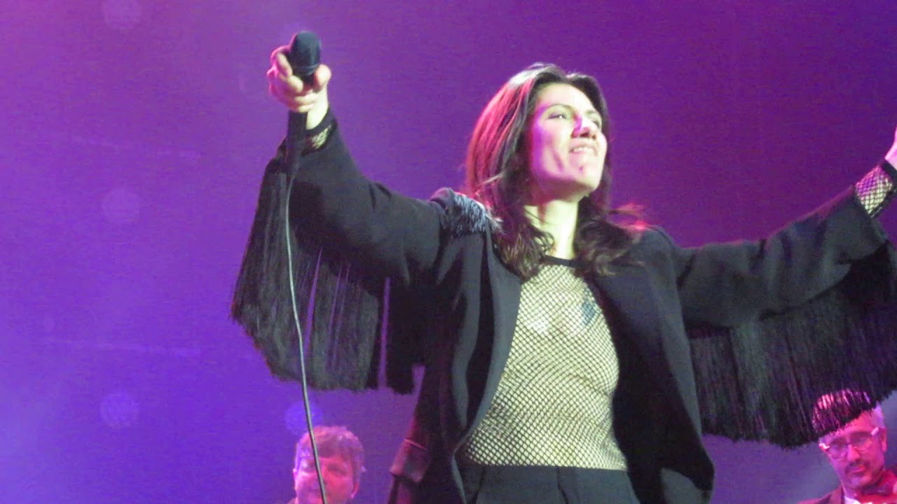 Elisa - A modo tuo @ Diari Aperti Tour - Roma 28/3/2019 - YouTube