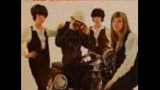 Video voorbeeld van "Shangri-Las - Footsteps on the Roof"