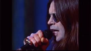 Ozzy Osbourne Performs "I Just Want You"