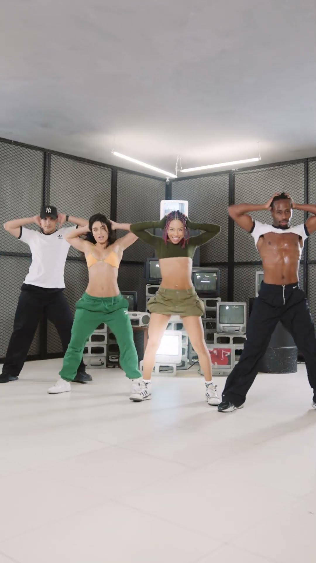 A @natashasousa_ veio dançar a coreografia delícia de “Sua Preferida” aqui com a gente! ???